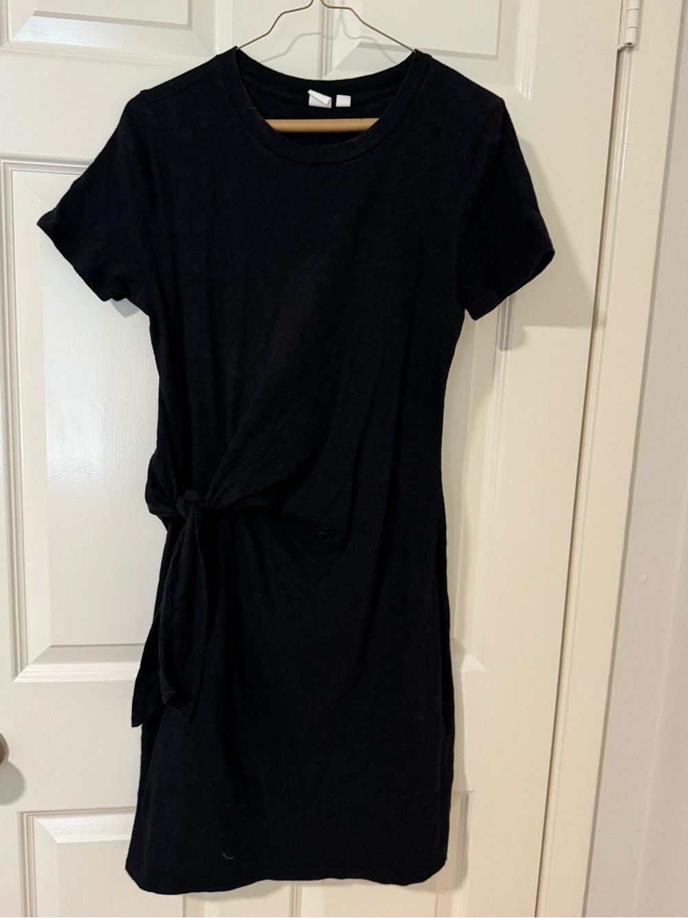 GAP Black Tie-Waist Short Sleeve Dress
